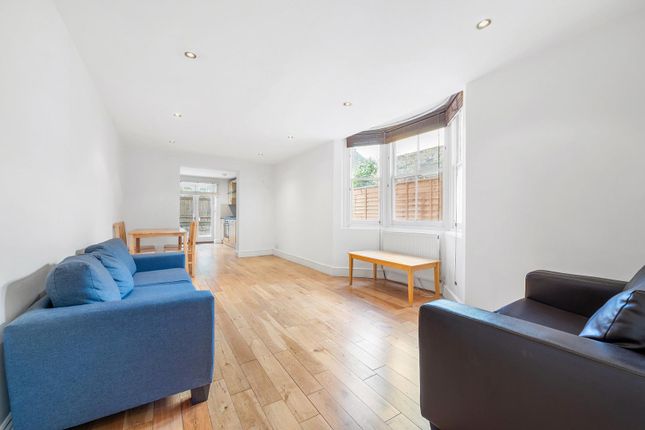 Leander Road, SW2 2 bed flat for sale