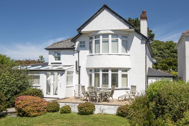 4 bed detached house