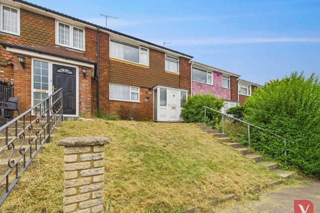 Porlock Drive, Luton LU2 3 bed terraced house for sale
