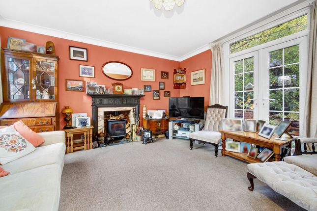 Southill Lane, Pinner, HA5 5 bed detached house for sale