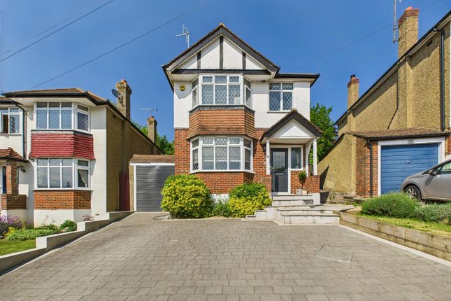 Mead Way, Coulsdon CR5 3 bed detached house for sale