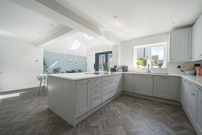 4 bed detached house