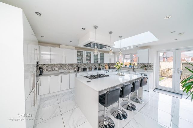 Southmead Way, Walsall WS2 4 bed detached house for sale