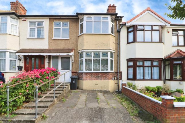 Ardwell Avenue, Ilford IG6 3 bed terraced house for sale