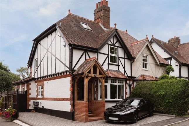 Mint Lane, Lower Kingswood, Tadworth 3 bed semi