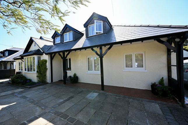 5 bed detached house