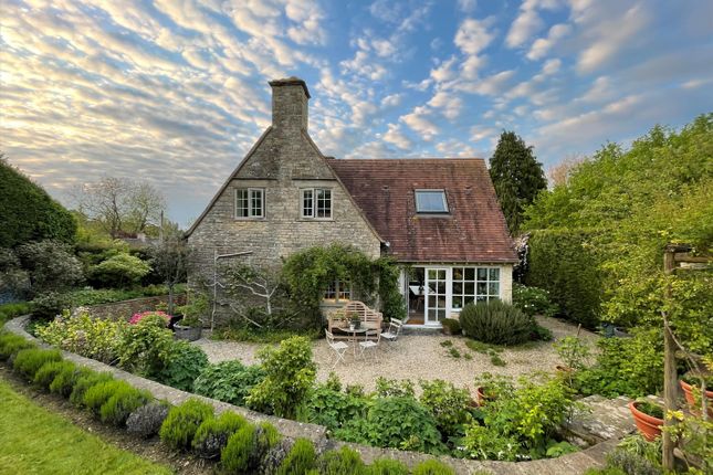 Winchcombe, Cheltenham... 3 bed detached house for sale