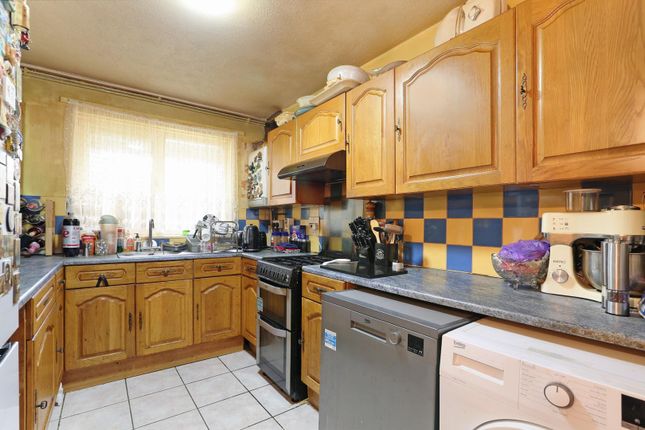 Sharratt Street, London 2 bed flat for sale
