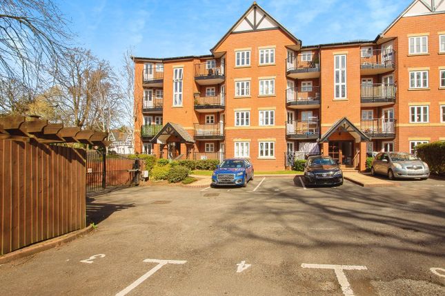 Hagley Road, Birmingham B17 2 bed apartment for sale