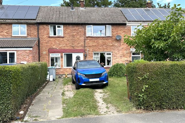 Dale Crescent, Fernwood, Newark 3 bed terraced house for sale