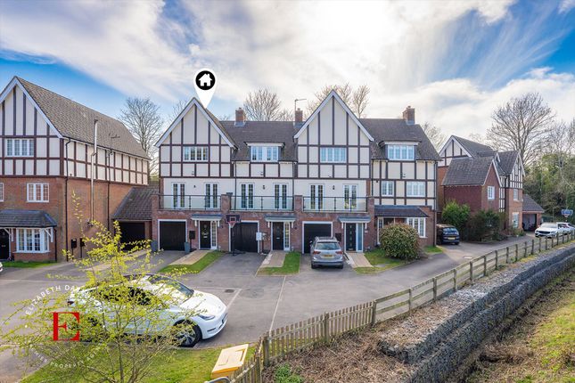 Laneham Place, Kenilworth, CV8 4 bed townhouse for sale