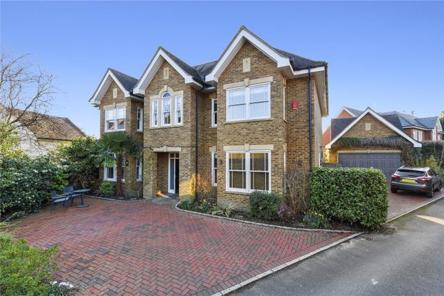 Pony Chase, Cobham, Surrey, KT11 6 bed detached house for sale