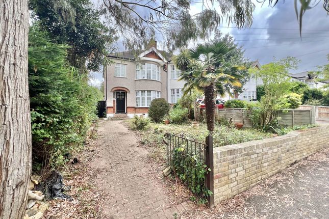 Eversleigh Gardens, Upminster RM14 3 bed semi