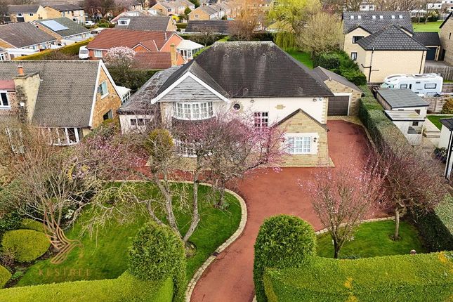 Field Lane, Wakefield WF2 4 bed detached house for sale