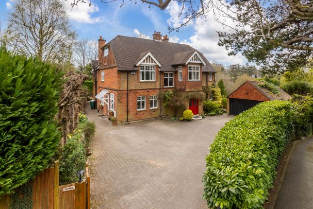 6 bedroom detached house for sale