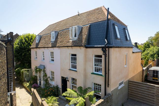 4 bedroom semi-detached house for sale