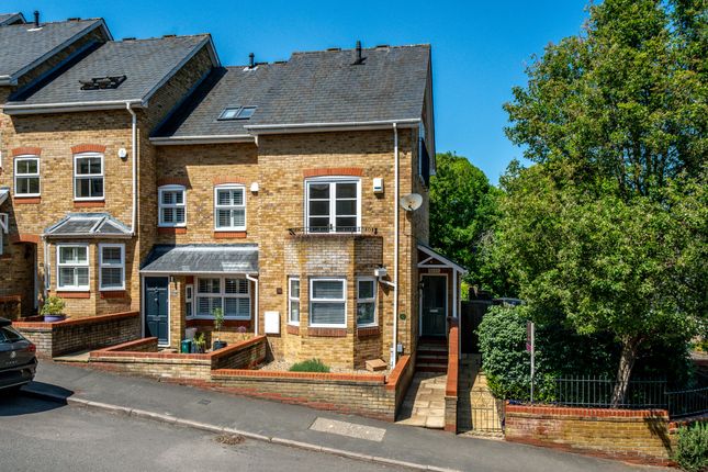 Berkhamsted HP4 3 bed townhouse for sale
