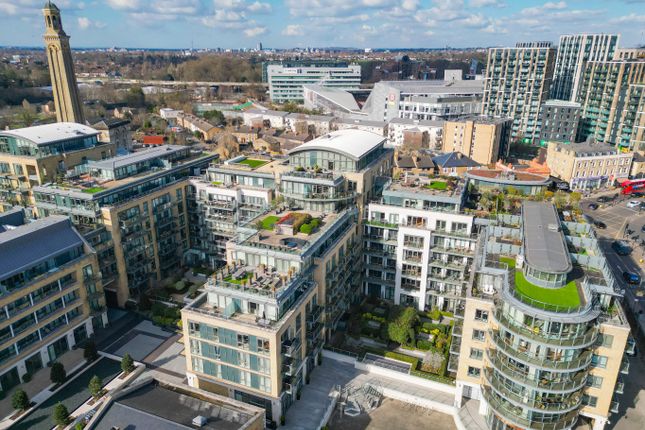 8 Kew Bridge Road, Brentford, Greater... 2 bed apartment for sale