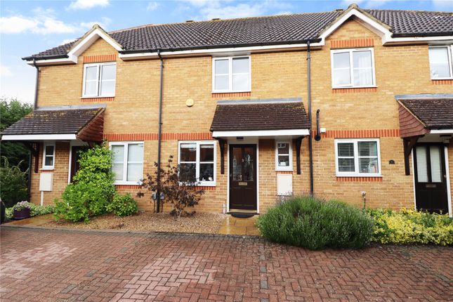 Robinson Close, Surrey GU22 2 bed terraced house for sale