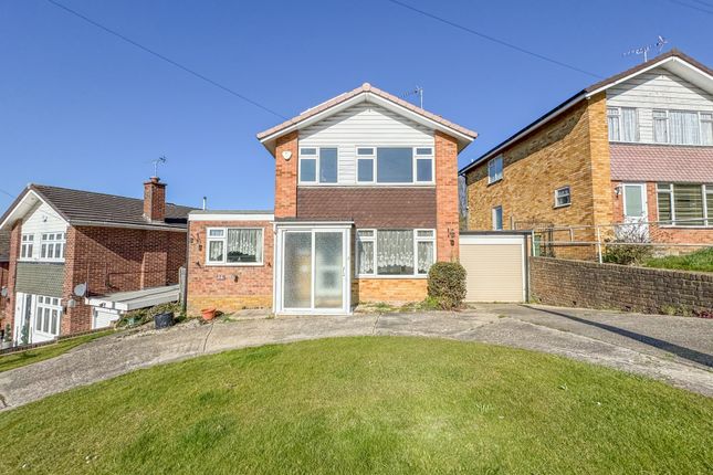 Upper Lambricks, Rayleigh 3 bed detached house for sale