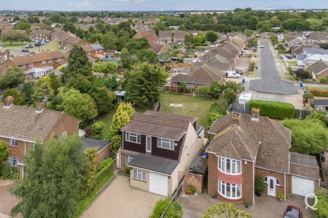 College Road, Sittingbourne, Kent, ME10 4 bed detached house for sale