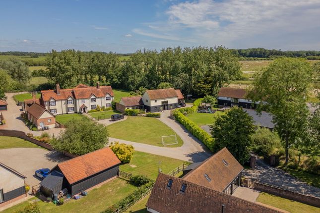 Dunmow CM6 5 bed barn conversion for sale