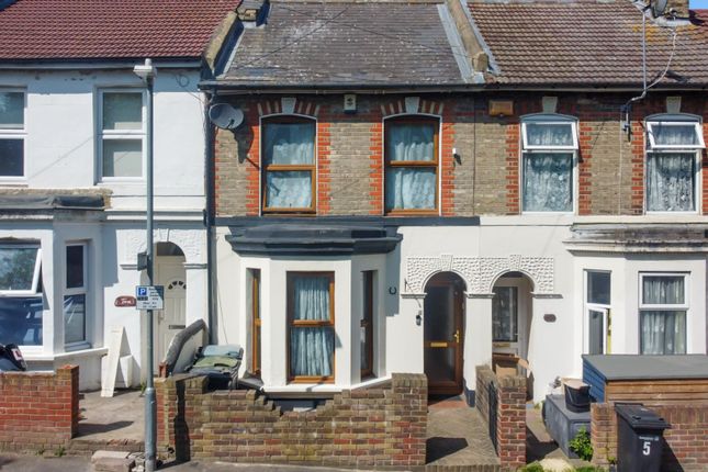 Prospect Grove, Gravesend 3 bed terraced house for sale