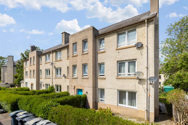 2 bedroom ground floor flat for sale