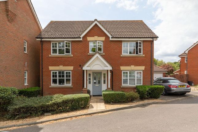 Hoveton Way, IG6 4 bed detached house for sale