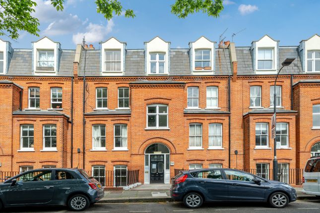 Westville Road, London 2 bed apartment for sale