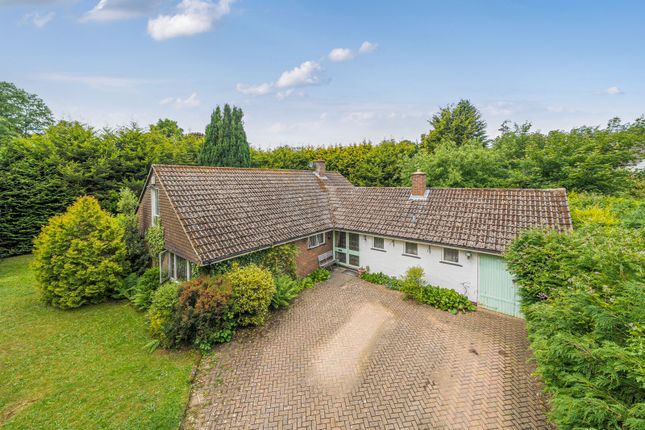The Avenue, Worplesdon, Guildford, GU3 3 bed bungalow for sale