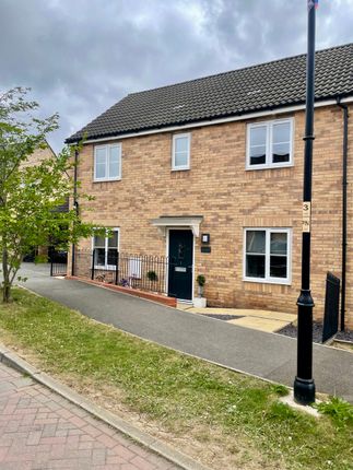 Bluebell Walk, Witham St. Hughs... 3 bed semi