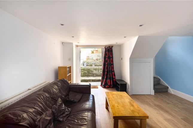 Coborn Road, Bow, London, E3 2 bed flat for sale