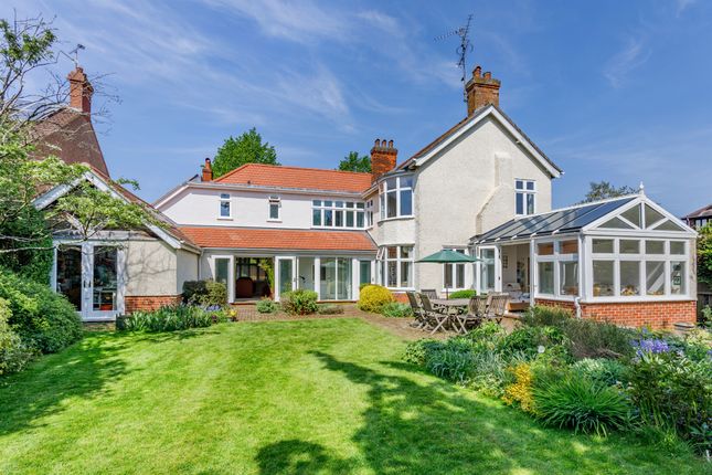 6 bedroom detached house for sale