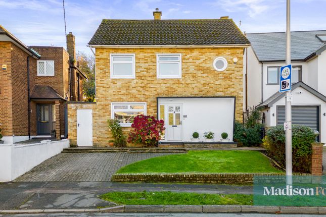 Newlands Road, Woodford Green IG8 3 bed detached house for sale