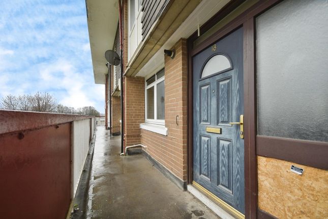 Batemoor Drive, Batemoor, Sheffield... 2 bed flat for sale