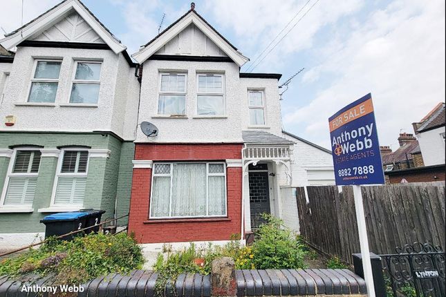 Meadowcroft Road, Palmers Green, N13 1 bed flat for sale