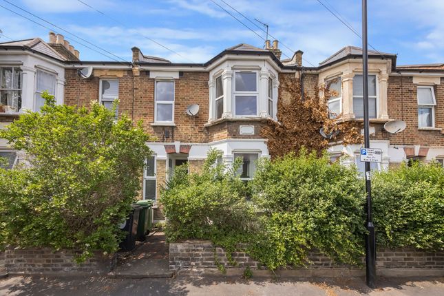 3 bedroom flat for sale