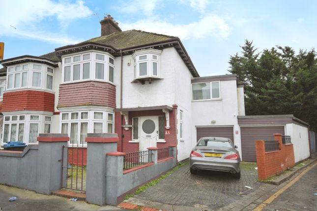 4 bedroom end of terrace house for sale