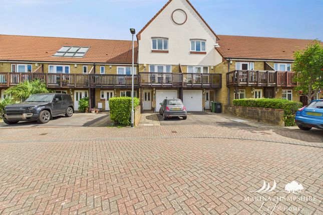 Tintagel Way, Portsmouth PO6 3 bed terraced house for sale