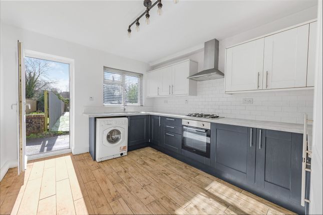 Porset Row, Caerphilly CF83 2 bed cottage for sale