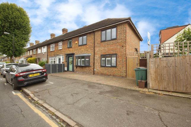 5 bedroom end of terrace house for sale