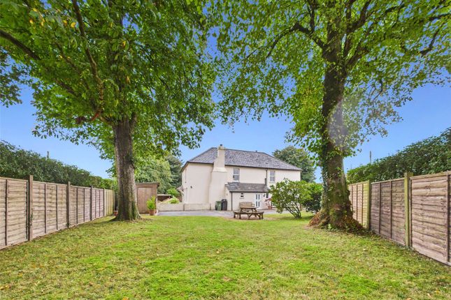 5 bedroom semi-detached house for sale