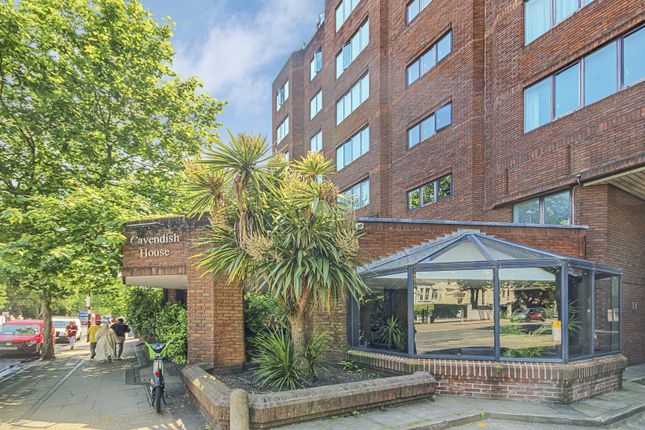 21 Wellington Road, NW8 2 bed flat for sale