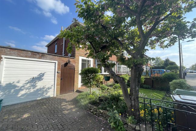 Griffiths Avenue, Cheltenham 3 bed semi