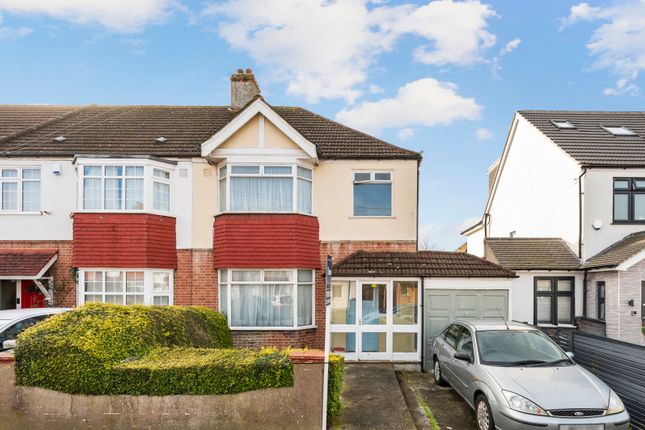 Byron Avenue, New Malden KT3 3 bed end of terrace house for sale