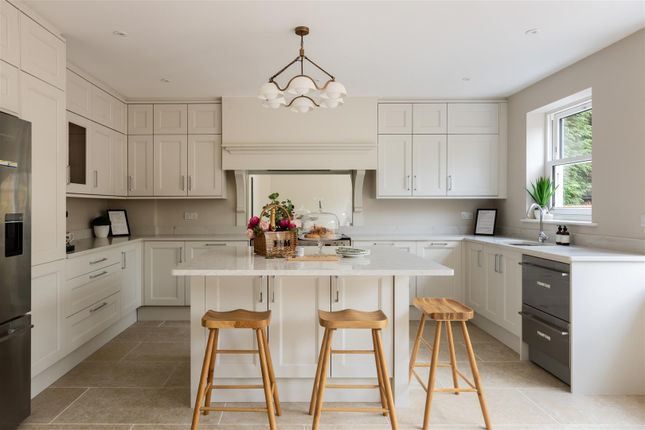 Cockshot Road, Reigate 5 bed detached house for sale
