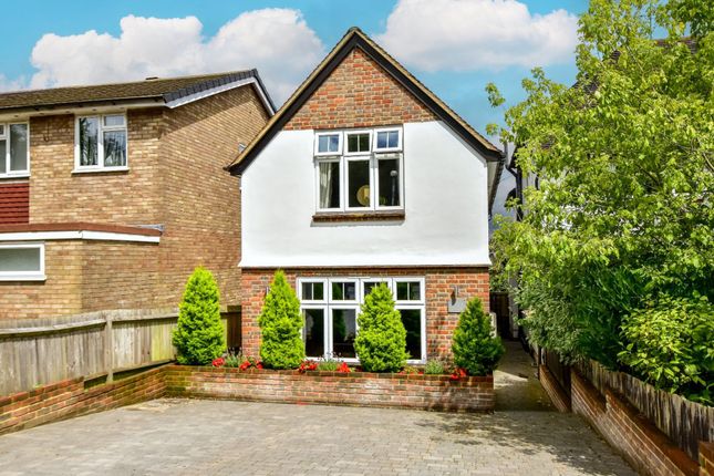 Watford Road, Kings Langley, WD4 3 bed detached house for sale