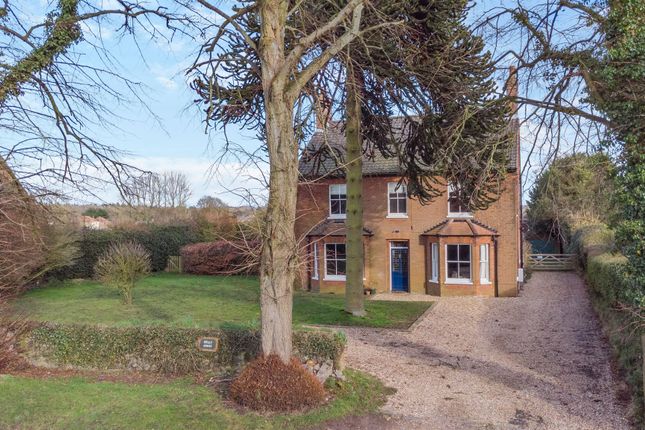 4 bed detached house