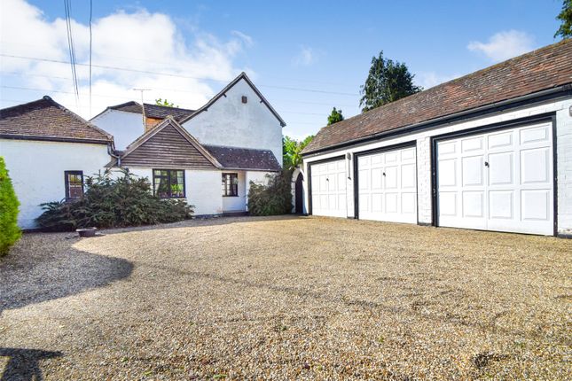Reading Road, Hampshire RG27 4 bed end of terrace house for sale